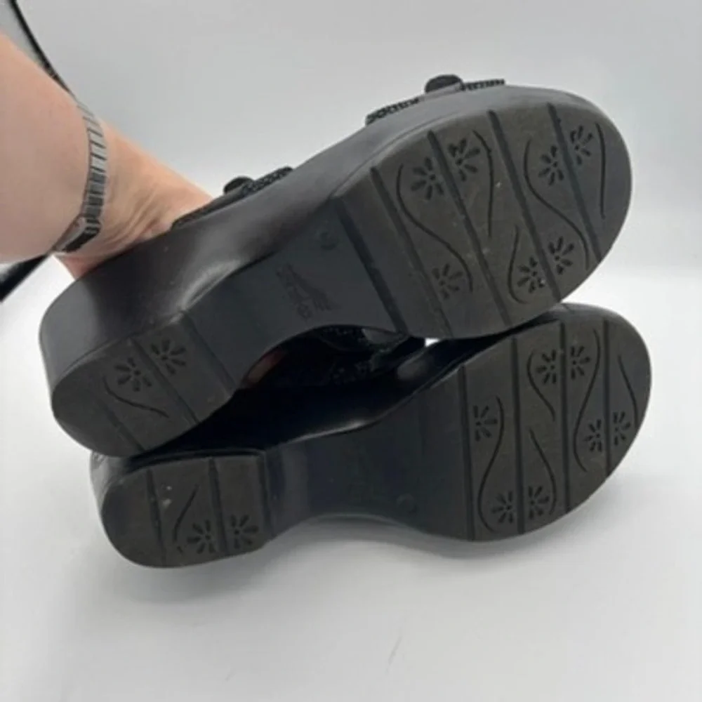 Dansko Wedge‎ Sandals Womens Sz 40 Black Leather Buckle Comfort Shoes